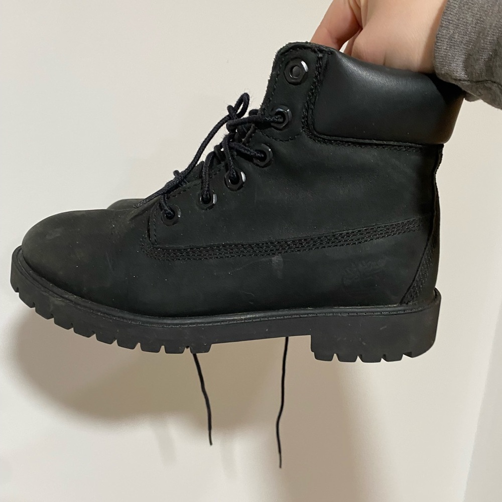 Black timberland boots